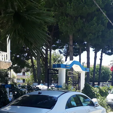 Shadow Ξενοδοχείο 3*