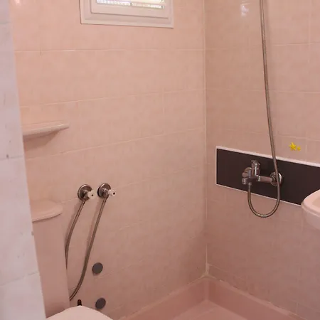 Shadow Ξενοδοχείο