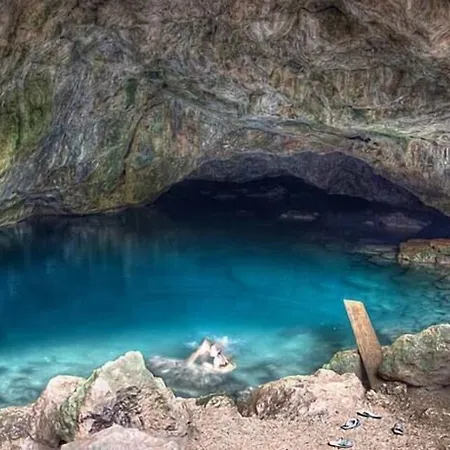 Ξενοδοχείο Shadow