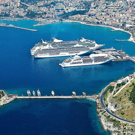 Shadow 3* Κουσάντασι